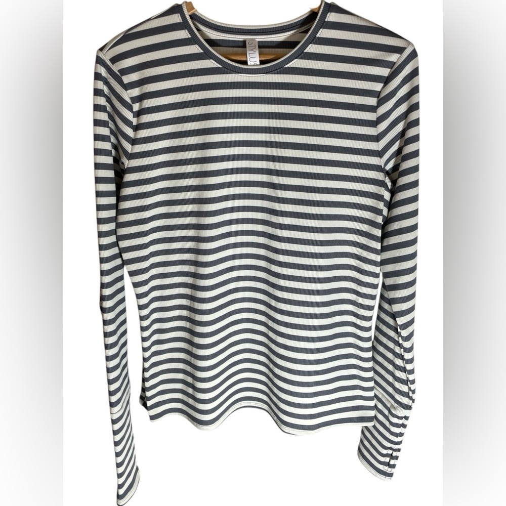 D5- Stylus Ribbed Stripe Shirt Women’s Large Top